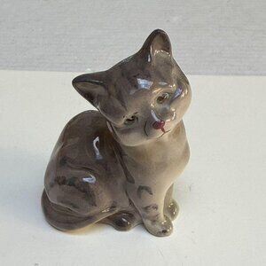 Grey & White Ceramic Cat Figurine – Decor or Gift